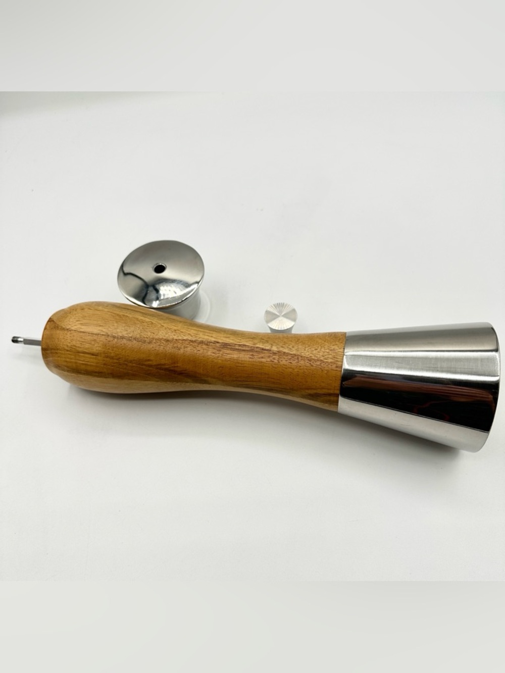 Nambé Peppermill, wooden Shaft, High Quality. 2012 Vintage. - Picture 5 of 13